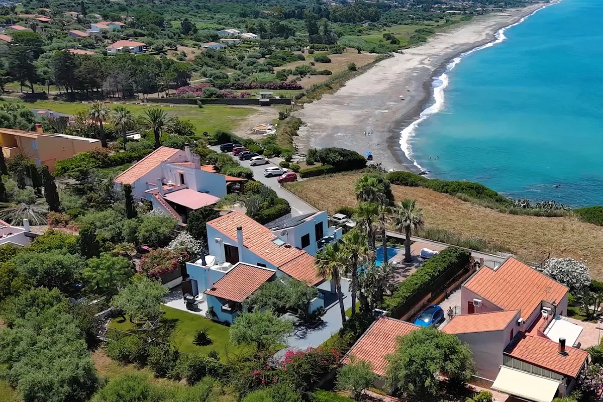 http://Esclusive%20ville%20di%20lusso%20in%20affitto%20in%20Sicilia%20con%20piscina%20privata%20a%20Cefalù%20e%20Caltavuturo.