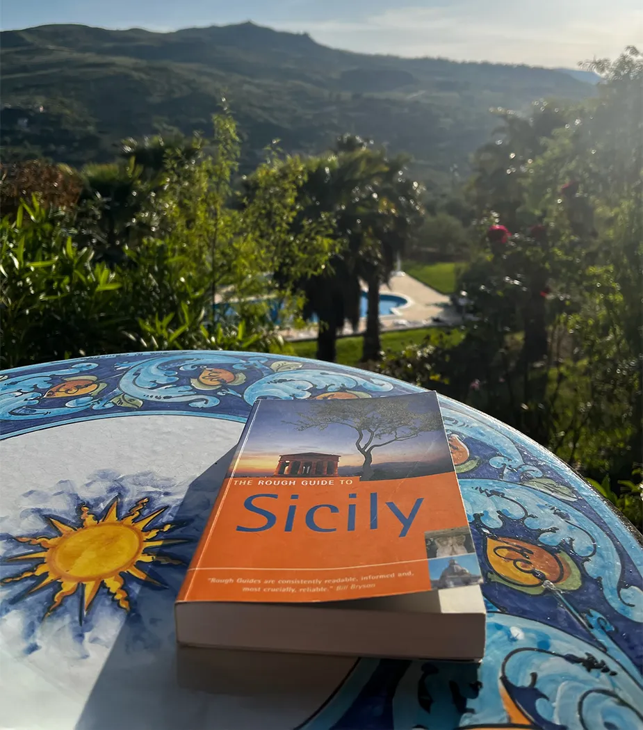 Scopri chi siamo e le nostre case vacanze in Sicilia da privati: siamo una coppia di tedeschi che ormai da 20 anni è innamorata della Sicilia