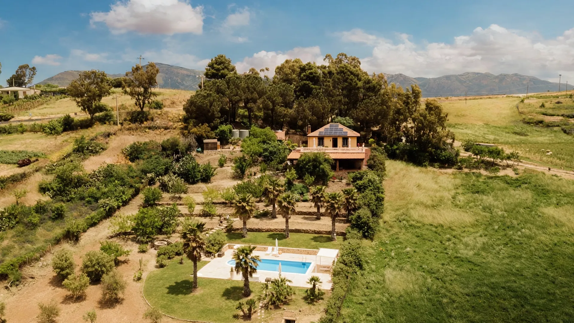 Vivi una vacanza da sogno nelle nostre ville in Sicilia con piscina a Caltavuturo.