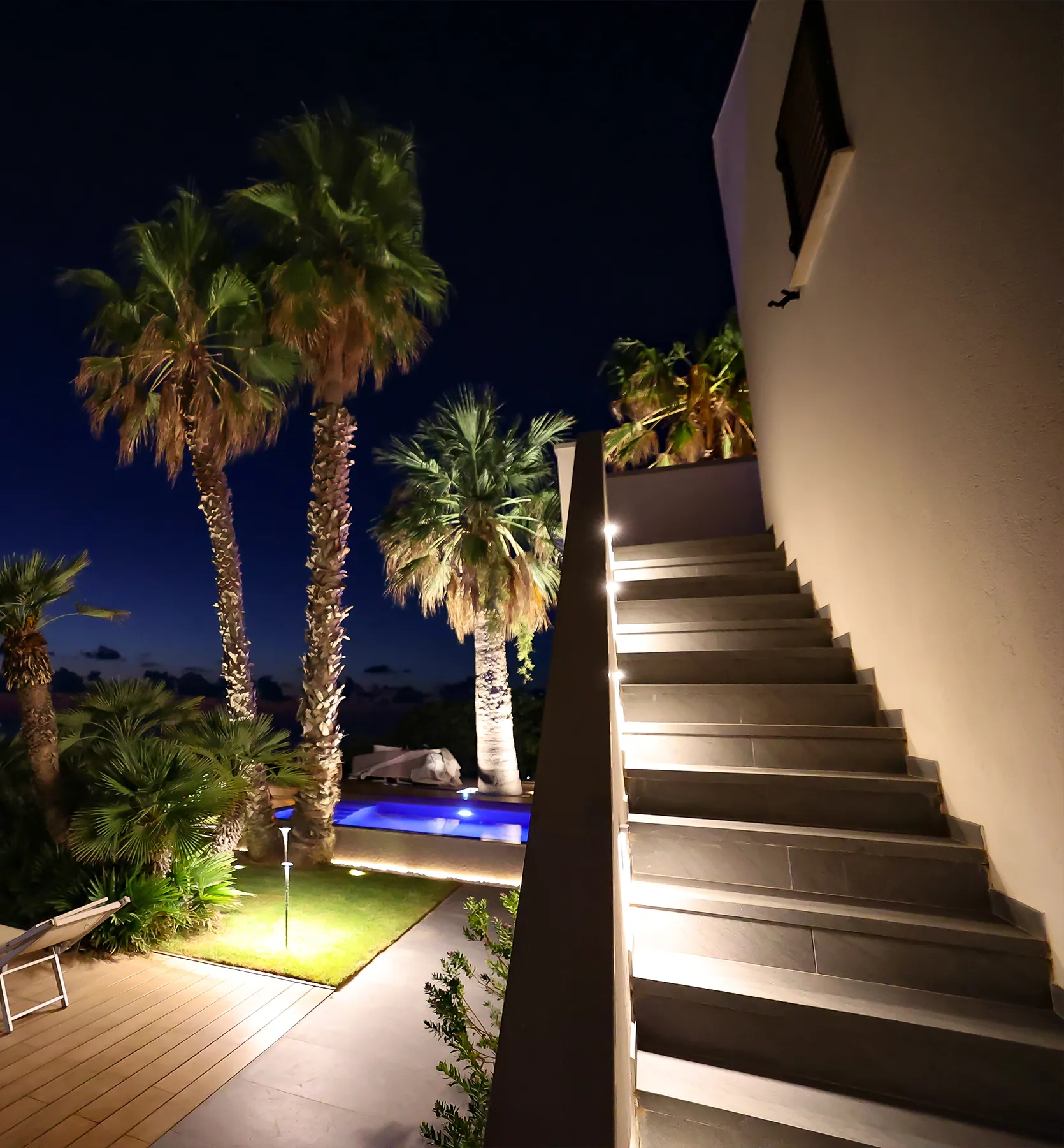 Recentemente rinnovata, Villa Surelica a Capo Playa è la scelta ideale per chi cerca un'esclusiva villa con piscina a Cefalu' a due passi dal mare.
